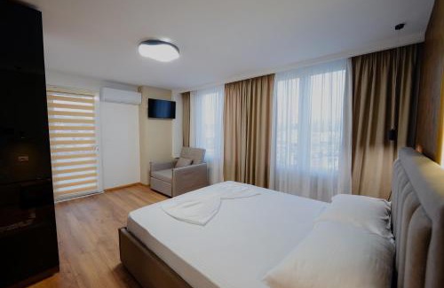 Shkoder Apartment | Veranda