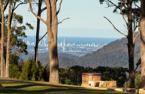 Mount Tamborine Cabin | Verandah House Country Estate