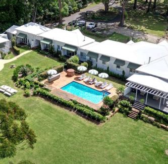 Mount Tamborine Cabin | Verandah House Country Estate