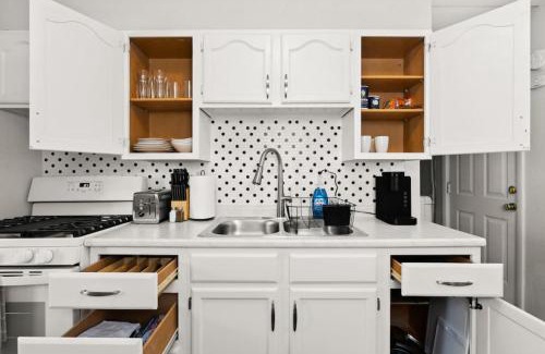 Peoria Heights House | VERDE VIBES - Cute 2BD home in the Heights