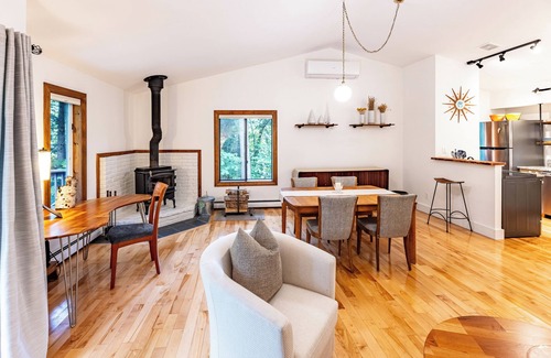 Quechee Condo | Vermont get-away end unit townhouse nestled in the trees