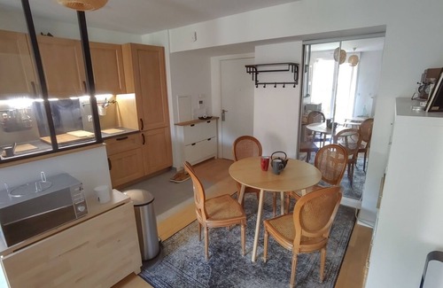 Chantiers Apartment | Versailles 2-room apartment, spacious, lovely terrace overlooking park, 3-minute walk from train station.