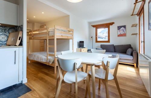 Le Praz Apartment | Very Bright Cocoon With Balcony Near The Slopes