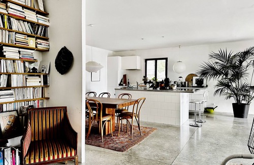 Blauzac Villa | Very Pleasant House Surrounded by Vineyards