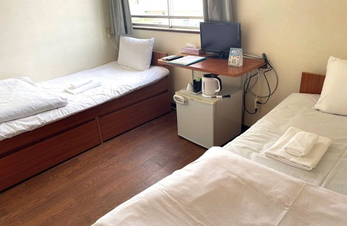 Adaniya Hotel | Very popular hotel for sightseeing in Okinawa Arena Free parking with breakfastTwin room/Nakagami-gun Okinawa