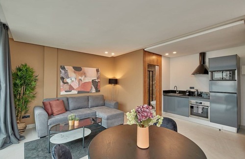 Agdal Apartment | VERY RADIANT 1BR PENTHOUSE + NETFLIX + PARKING