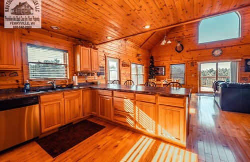 Ferryville Cabin | Very Secluded Beautiful Cabin! Watch The Wildlife And Star Gaze From The Deck!
