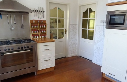 Oud-Vossemeer House | Very spacious holiday home in Zeeland with second living room