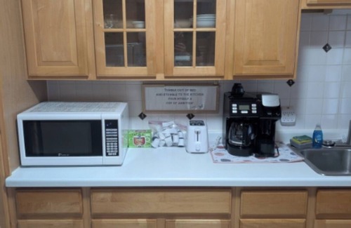 White Pine House | Very spacious, serene 4-bedroom house enough room for multiple families w/Wi-Fi