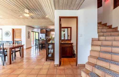 Great Mountain Villa | Paradiso Ocean View. A perfect getaway.n10 mins drive to Smugglers Cove Beach.