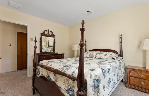 Villas House | VI121 Edna Avenue