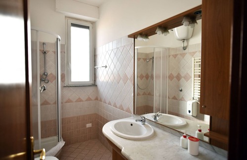 Rione XVIII Castro Pretorio Apartment | Via Curtatone 12 Apartment