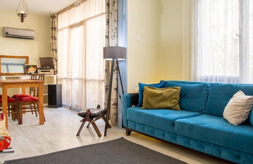 Karsiyaka Apartment | Vibrant and Central Flat in Karsiyaka near Sea