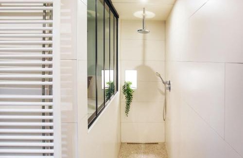 Baflo Apartment | Vibrant Apartment in Baflo by Op de Roemte