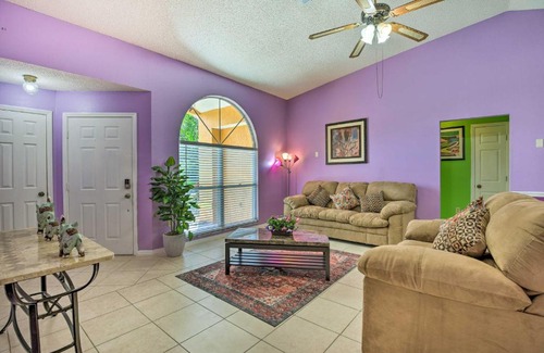 Fruitville House | Vibrant Sarasota Home Yard and Furnished Deck!