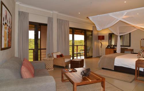 Victoria Falls Hotel | Victoria Falls Safari Club