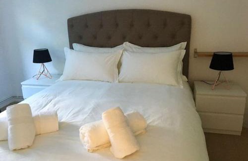 Victoria Apartment | Victoria Park 1 bedroom flat