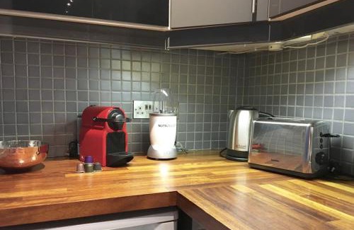 Victoria Apartment | Victoria Park 1 bedroom flat