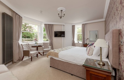 Dalavich House | Victoria Square