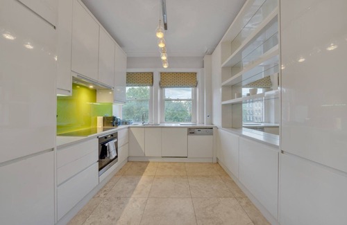 Brompton & Hans Town Apartment | Victorian Apartment near Harrods