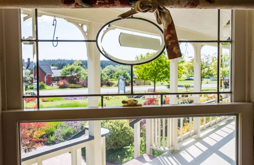 Lopez Island Apartment | 🌞Victorian Charm🌞Friendly,Not Stuffy.WalktoEverything.WIFI.#1TripAdvisor.Relax