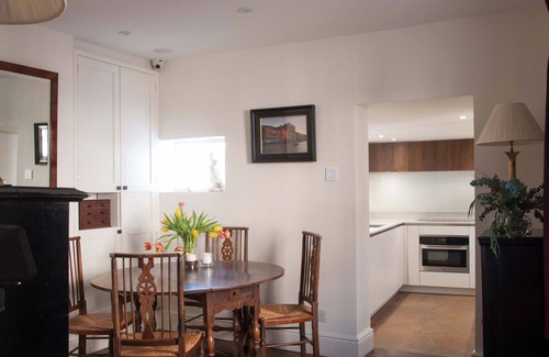 Winslow House | Victorian House in Winslow Conservation Area Sleeps 5