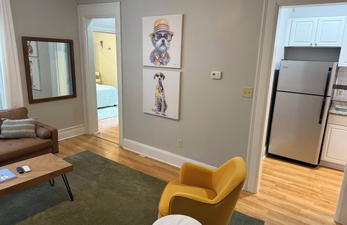University District Apartment | Victorian Village Chic and Cozy Two-Bedroom Apartment in Columbus, Ohio.