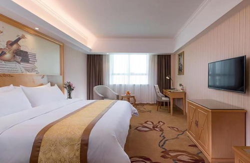 Huadu Hotel | Vienna Hotel(Guangzhou Huadu Rongchuang Wanda Hibiscus Station )
