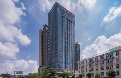 Buji Hotel | Vienna International Hotel Shenzhen Xiashuijing Metro Station