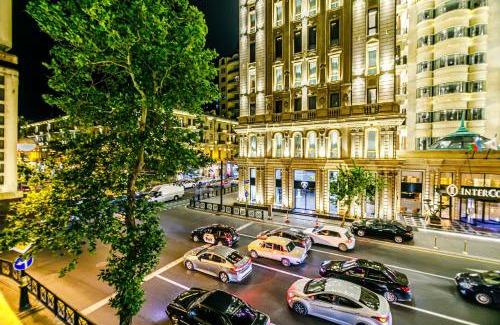 Sabayil Apartment | View Formula 1 street