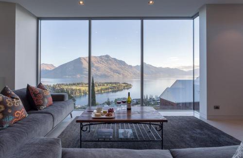 Queenstown Villa | Views on Edinburgh, a Relax it's Done luxury holiday home