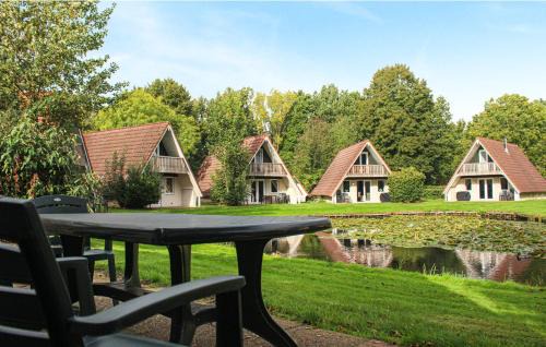 Gramsbergen House | Vijverzicht 221 met whirlpool
