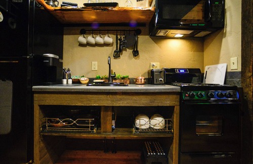 Guilford Ski Chalet | Vikings Villages Resort - Double Bed Room