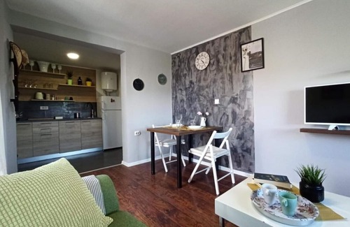 Kraljevec Sesvetski Apartment | Viksa with Jacuzzi sleeps 2