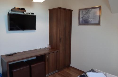 Gyor Bed & Breakfast | Viktória Lovas Panzió
