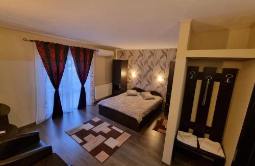 Prajila House | Vila Ana