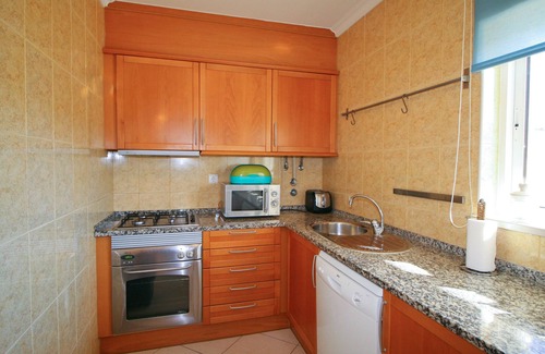 Alvor Apartment | Vila da Praia Private Complex full Sky/BT Sports + UK TV & free WIFI