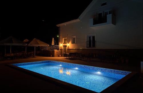 Slavonski Brod Bed & Breakfast | Vila Slavonika