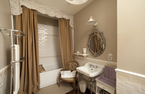 Sainte-Catherine-de-Fierbois House | Villa Alecya