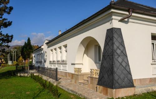 Melcice - Lieskove Apartment | Villa École