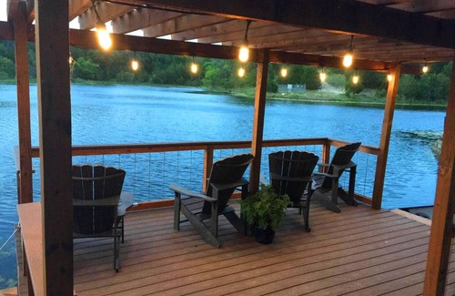 Pottsboro Villa | Villa ∙ 1 bedroom ∙ 15 guests