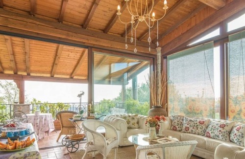 Vitorchiano Villa | Villa ∙ 10 bedrooms ∙ 22 guests