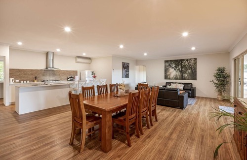 Yallingup Siding House | Villa 16 at Rivendell Winery - situated at the corner of Commonage and Wildwood