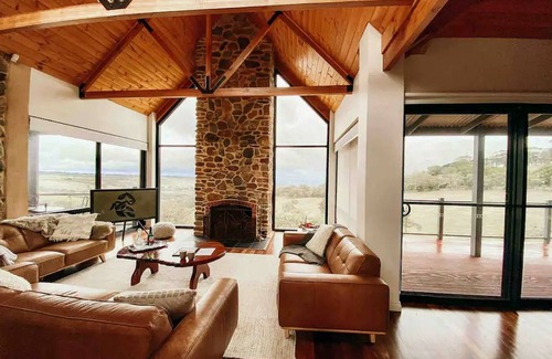 Hindmarsh Valley Villa | Villa ∙ 3 bedrooms ∙ 8 guests