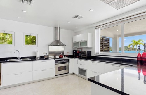 Maho Villa | Villa 3: islandpropertiesonline: 5-bedroom villa infinity pool & terrace