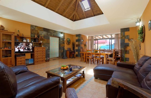 Costa de Antigua Villa | Villa ∙ 4 bedrooms ∙ 8 guests