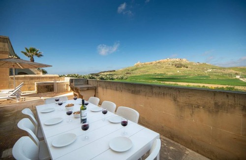 Ta' Għammar Villa | Villa ∙ 4 bedrooms ∙ 9 guests