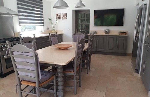 Grimaud Villa | Villa 4 Chambres à Grimaud Avec Piscine, Terrain de Tennis et Pétanque