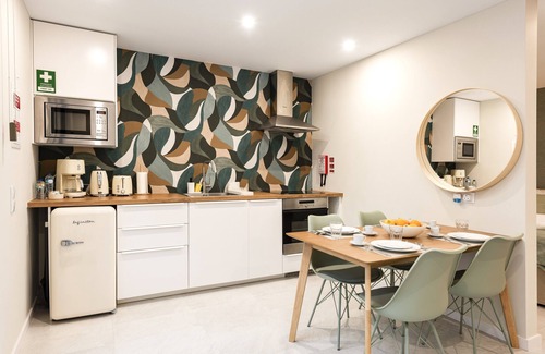 Gambelas Apartment | Villa 41 - Private Studios Faro Airport, Beach & City Center