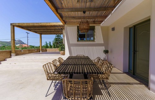 Agios Vasileios Villa | Villa ∙ 5 bedrooms ∙ 12 guests